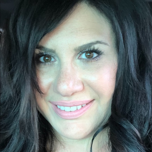 Meet your Posher, Sandi - Picture 3 of 3